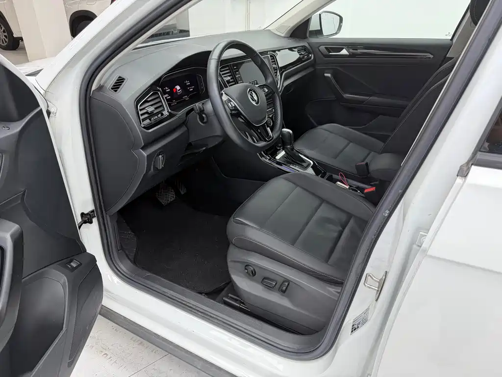 Volkswagen T-Roc 2022 — фото 13