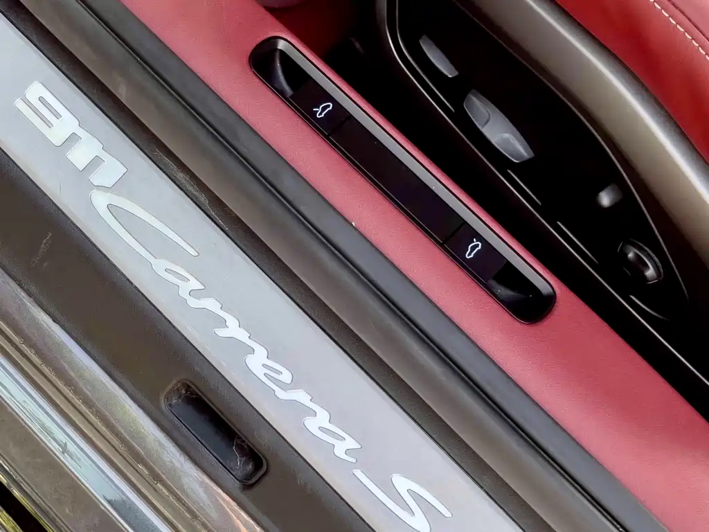 Porsche 911 2021 — фото 13