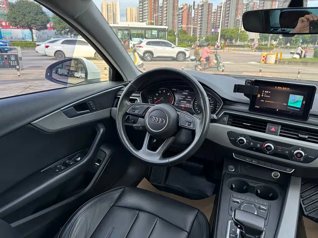 Audi A4L 2018 — фото 12