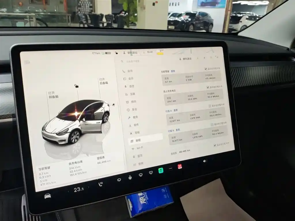 Tesla Model Y 2022 — фото 13
