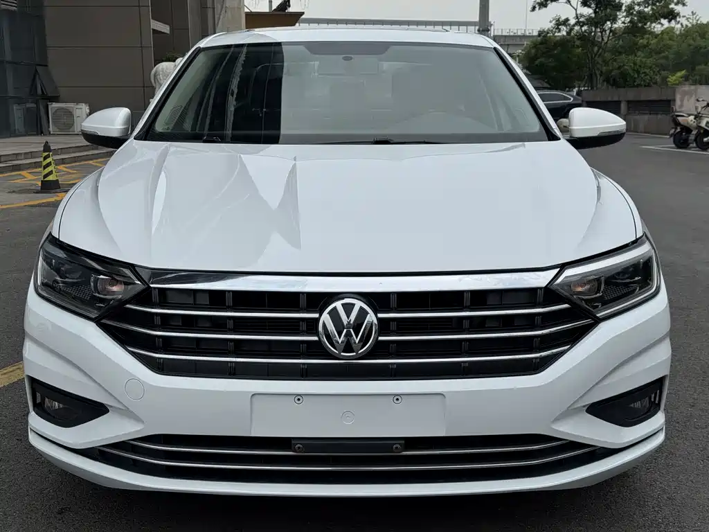 Volkswagen Sagitar 2019