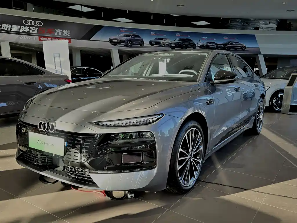 Audi A6L e-tron — фото 1