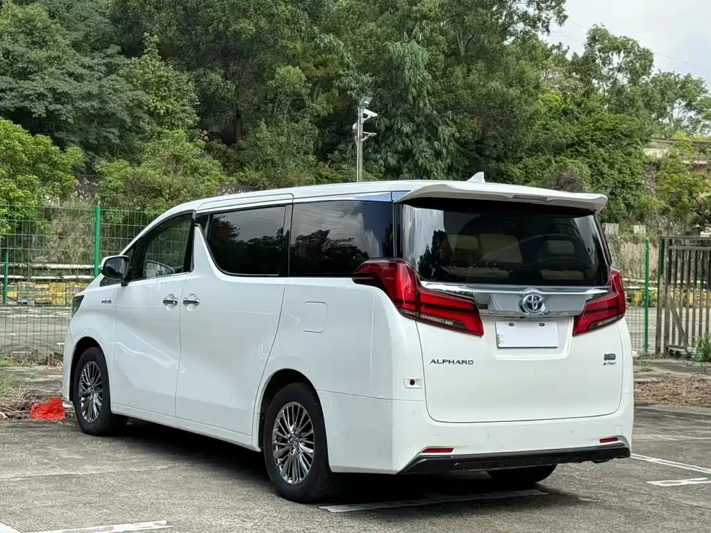 Toyota Alphard 2021 — фото 12