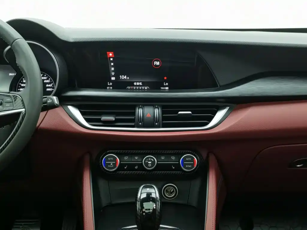Alfa Romeo Stelvio 2019 — фото 12