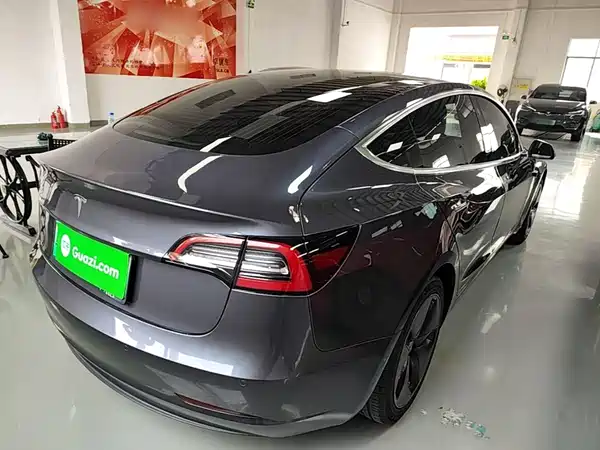 Tesla Model 3 2019