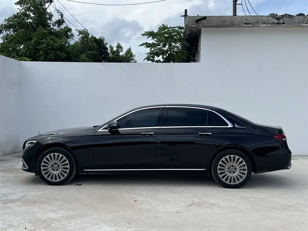 Mercedes-Benz E-Class 2023
