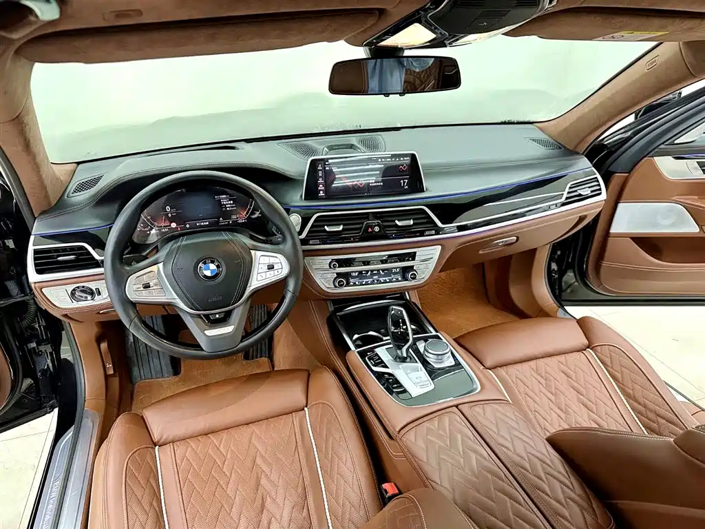 BMW 7 Series 2021 — фото 13