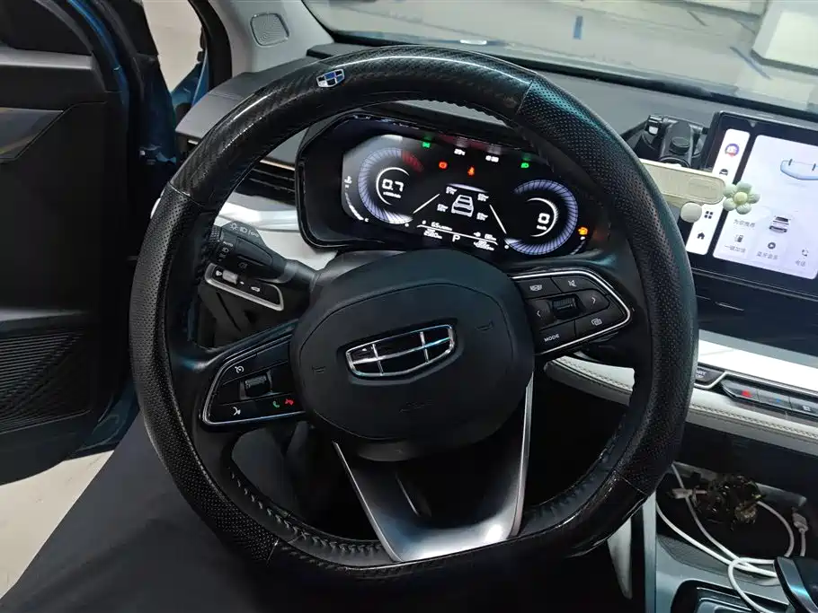 Geely Emgrand L 2022 — фото 15