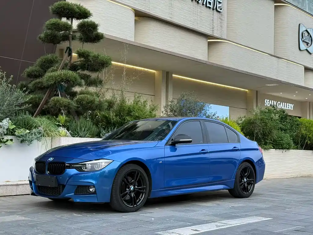 BMW 3 Series 2019 — фото 1