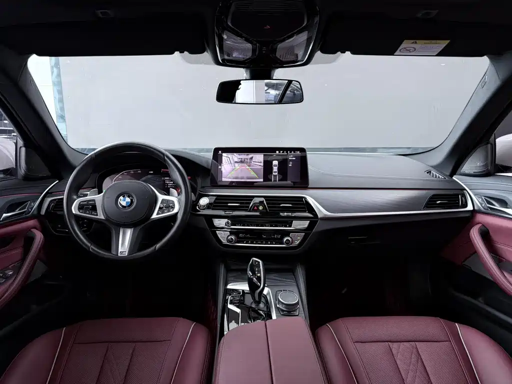 BMW 5 Series 2021 — фото 12