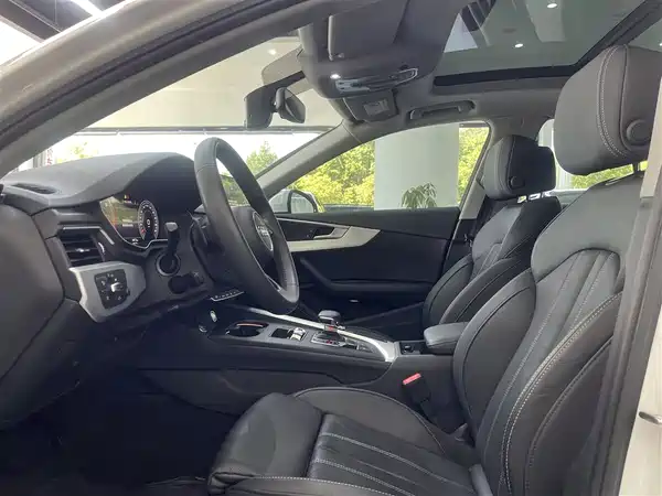 Audi A4L 2020