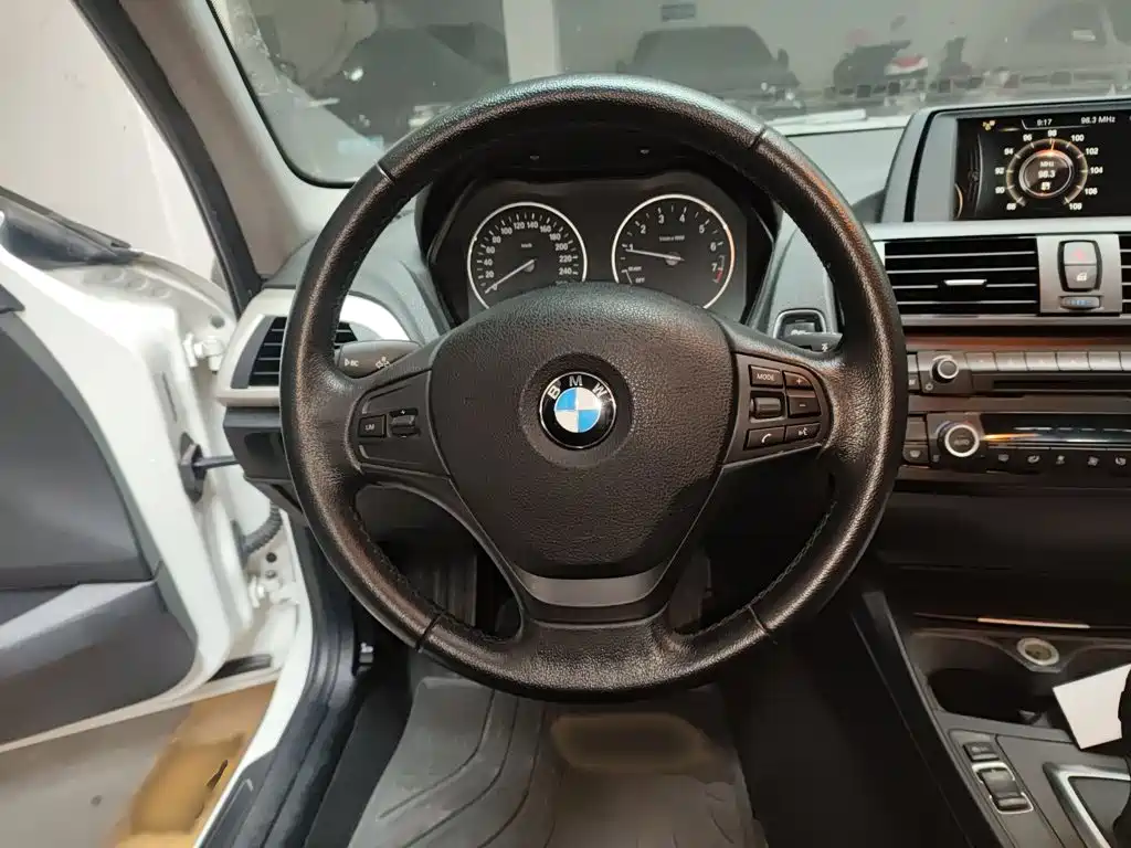 BMW 1 Series 2015 — фото 3