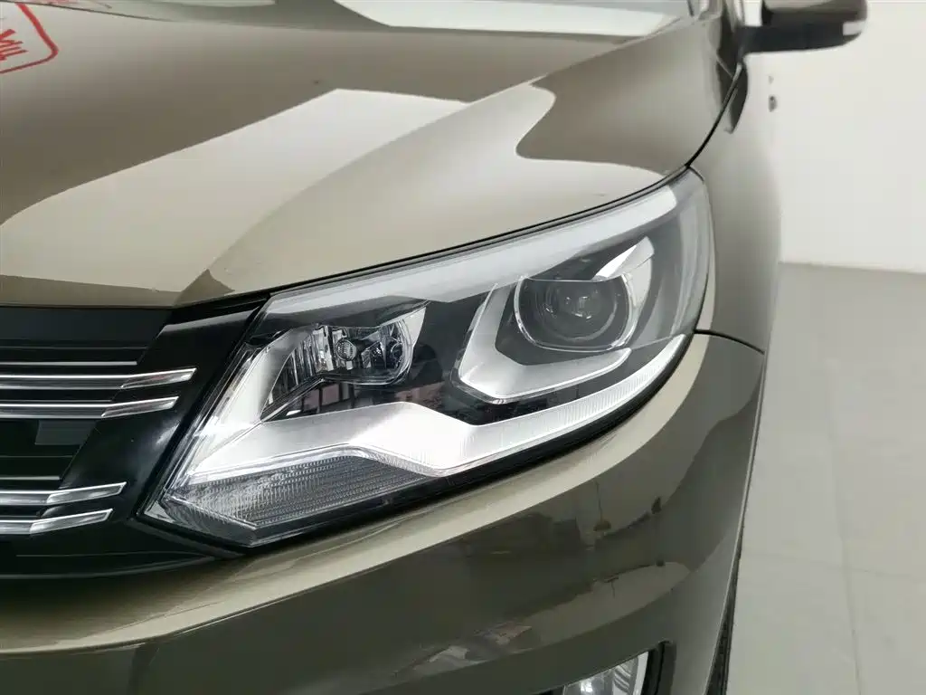 Volkswagen Tiguan 2019 — фото 7