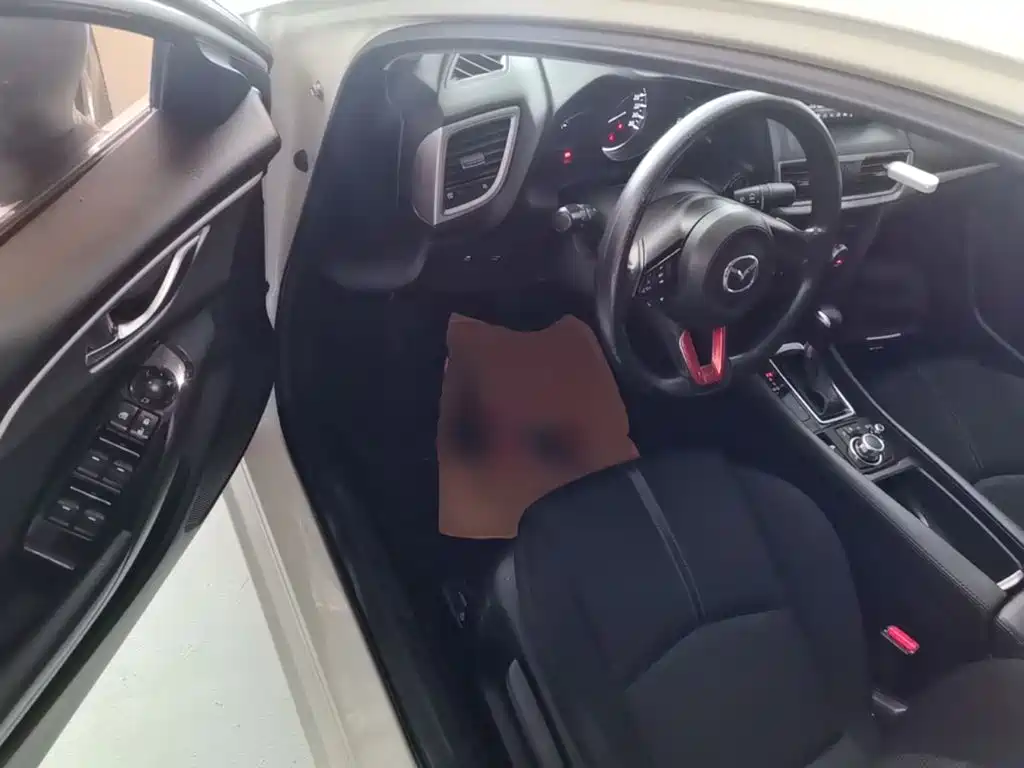 Mazda 3 Angkesela 2019 — фото 16