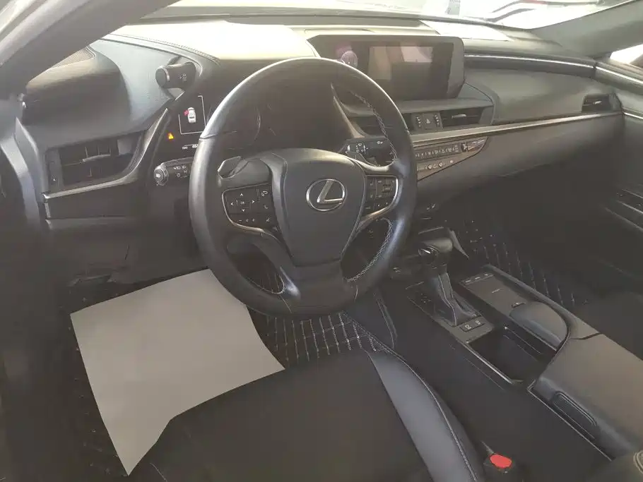 Lexus ES 2021 — фото 12