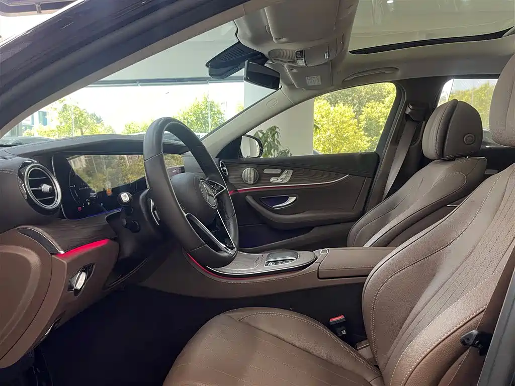 Mercedes-Benz E-Class 2023 — фото 8