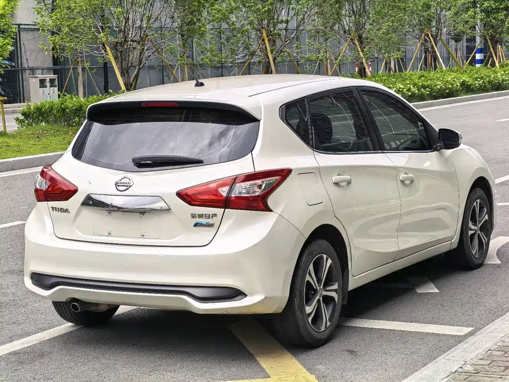 Nissan Tiida 2018 — фото 8