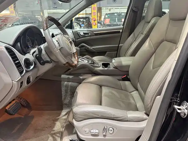 Porsche Cayenne 2011