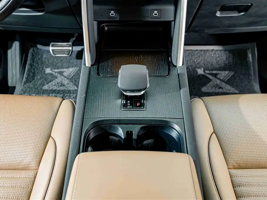 Land Rover Discovery Sport 2024 — фото 13