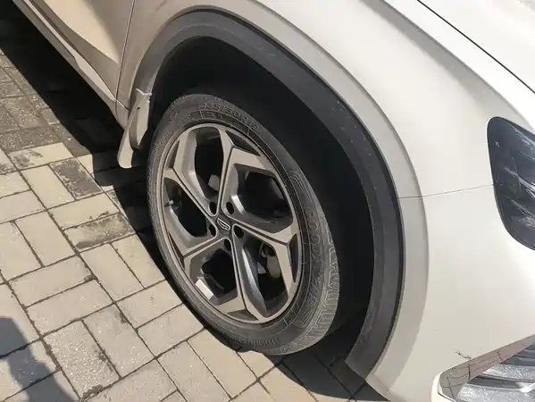 Geely Xingyue L 2024