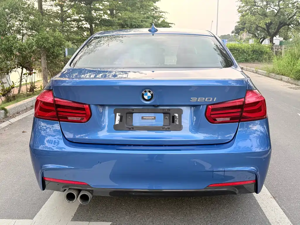 BMW 3 Series 2018 — фото 8