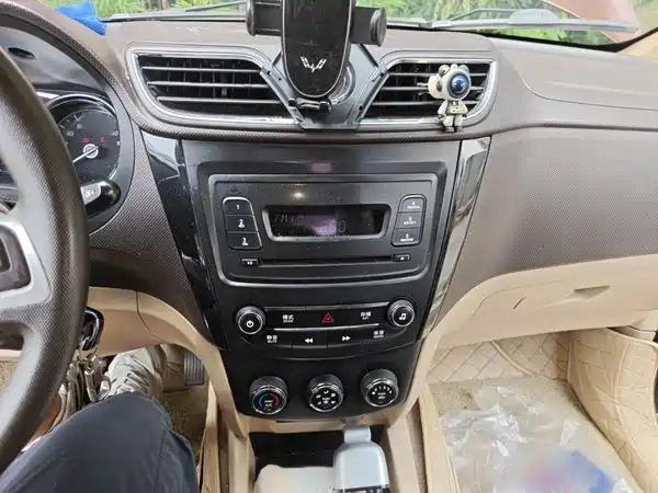 Wuling Hongguang 2017