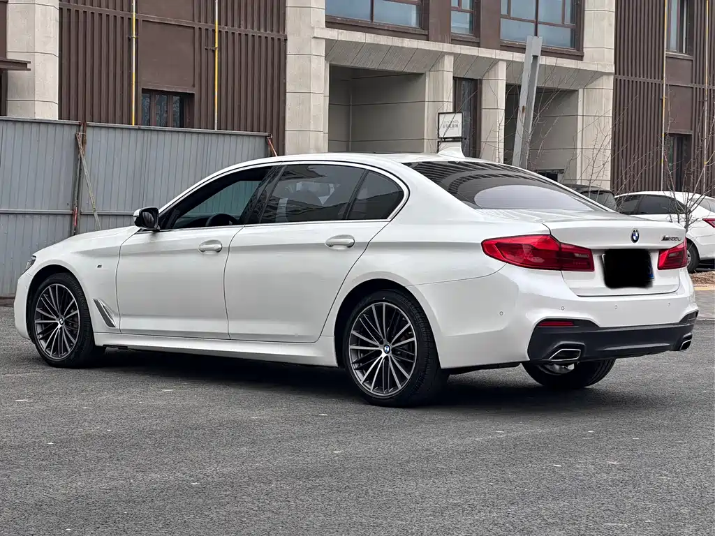BMW 5 Series 2020 — фото 9