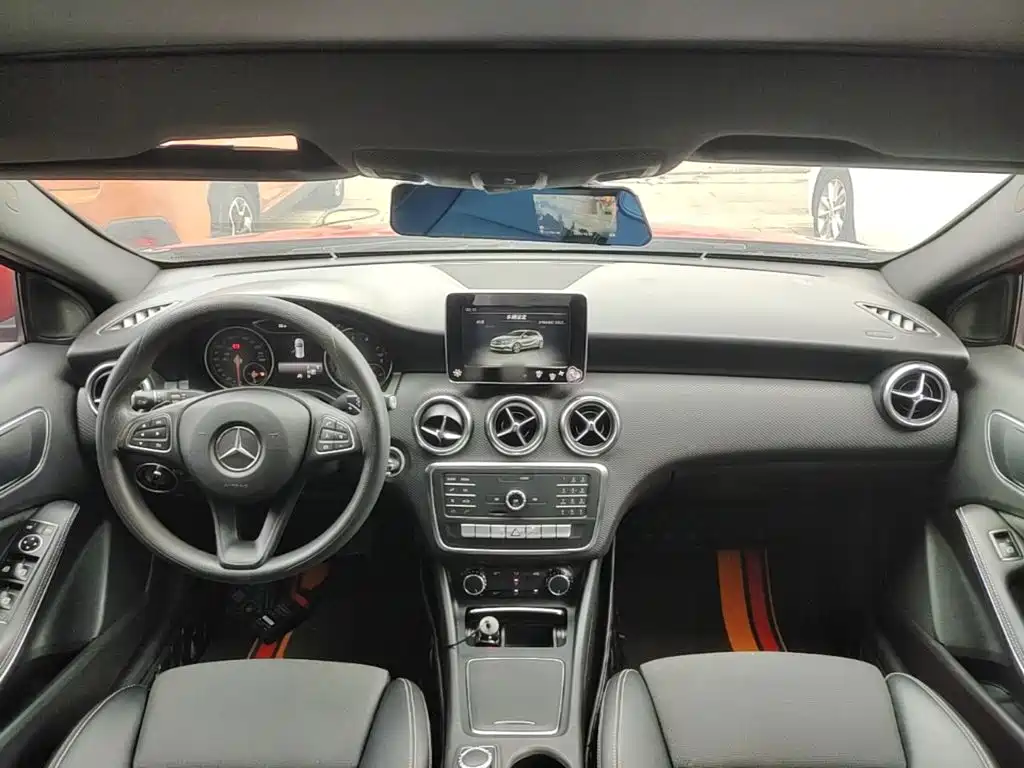 Mercedes-Benz A-Class 2016 — фото 10
