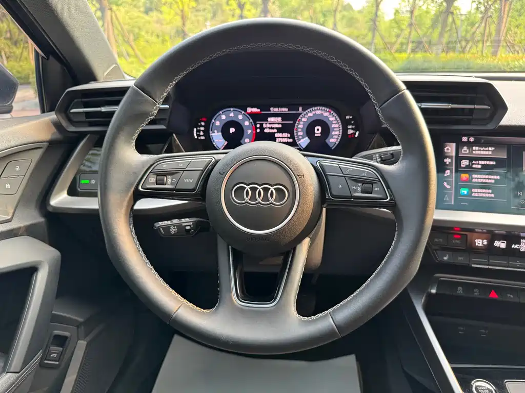 Audi A3 2023 — фото 15