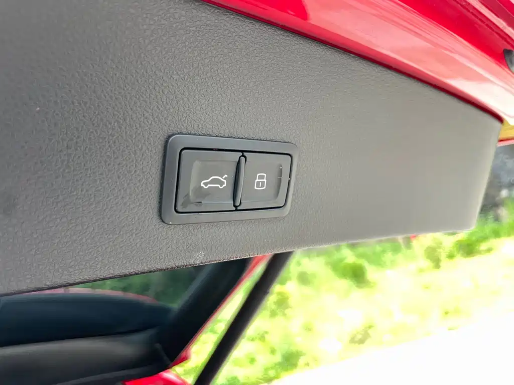 Audi Q2L 2022 — фото 12