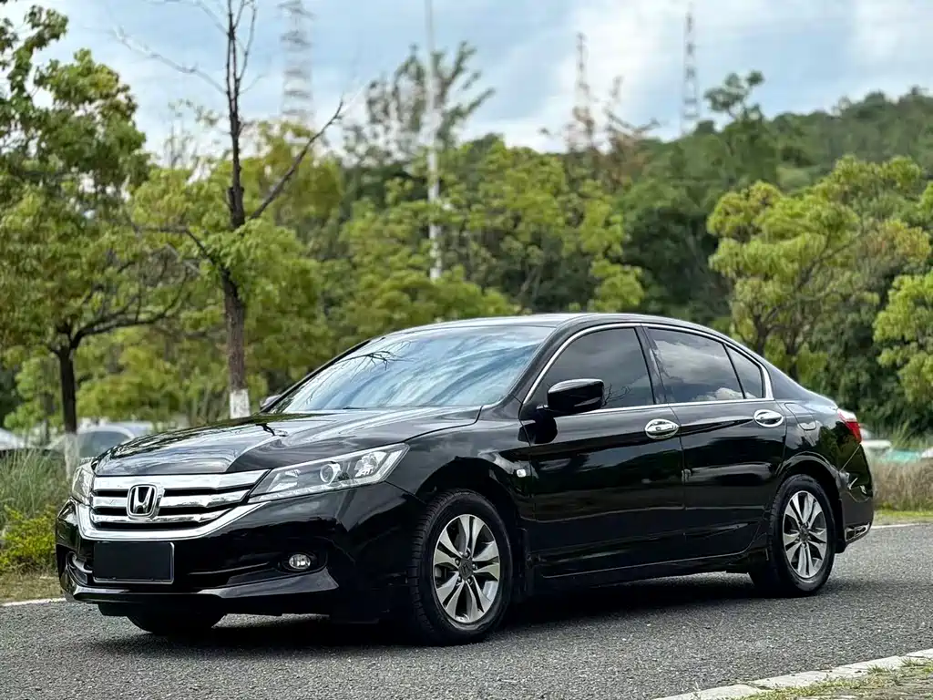 Honda Accord 2015 — фото 1