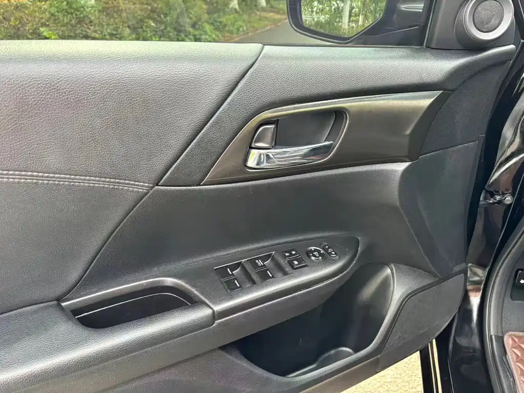 Honda Accord 2015 — фото 23