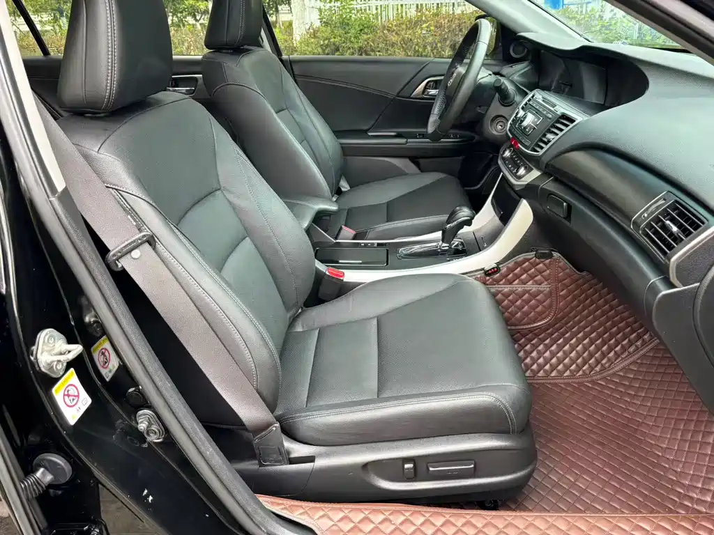 Honda Accord 2015 — фото 13