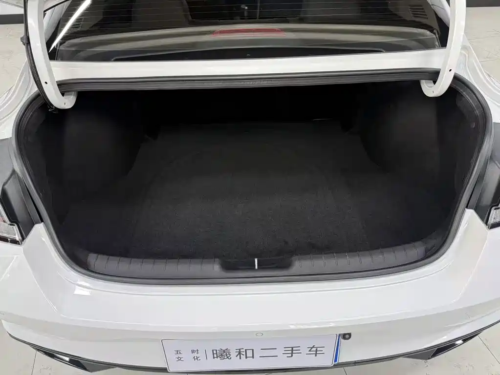 Hyundai Elantra 2023 — фото 8