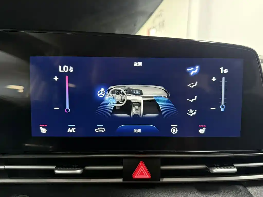 Hyundai Elantra 2023 — фото 15