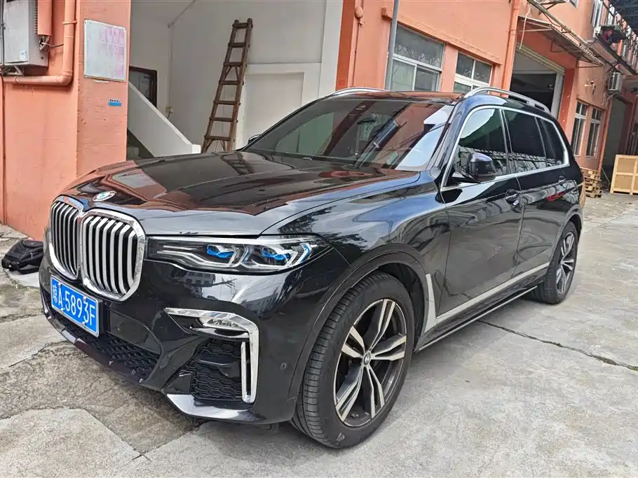 BMW X7 2022 — фото 1
