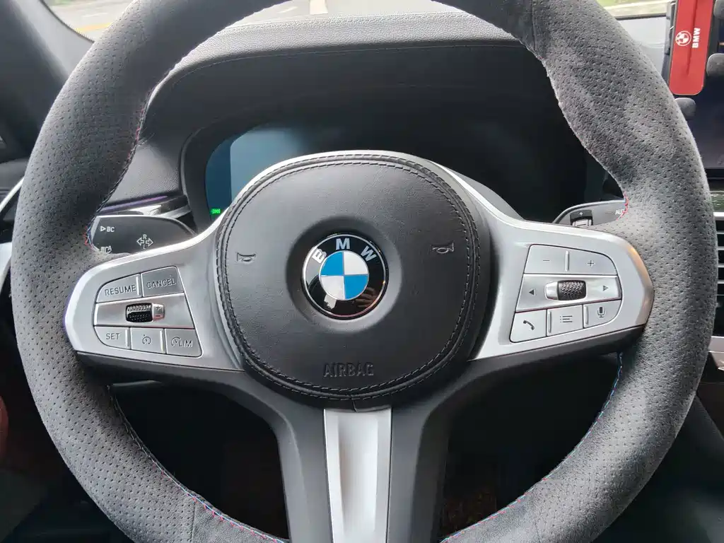 BMW 5 Series 2023 — фото 11