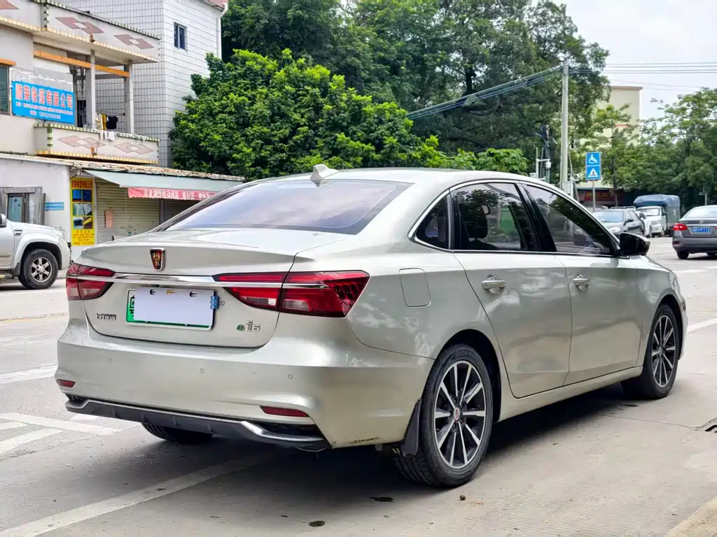 Roewe i6 New Energy 2018 — фото 5