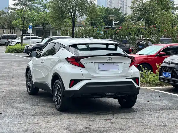 Toyota C-HR 2023