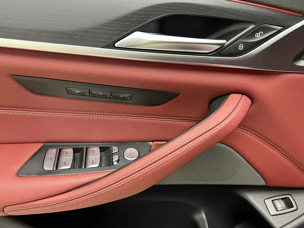 BMW 5 Series 2023 — фото 19