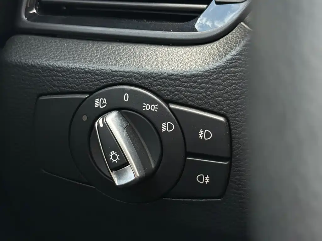BMW X1 2014 — фото 10