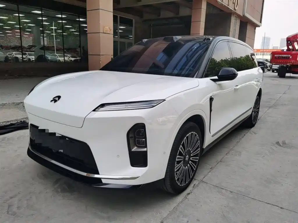 NIO ES8 2025