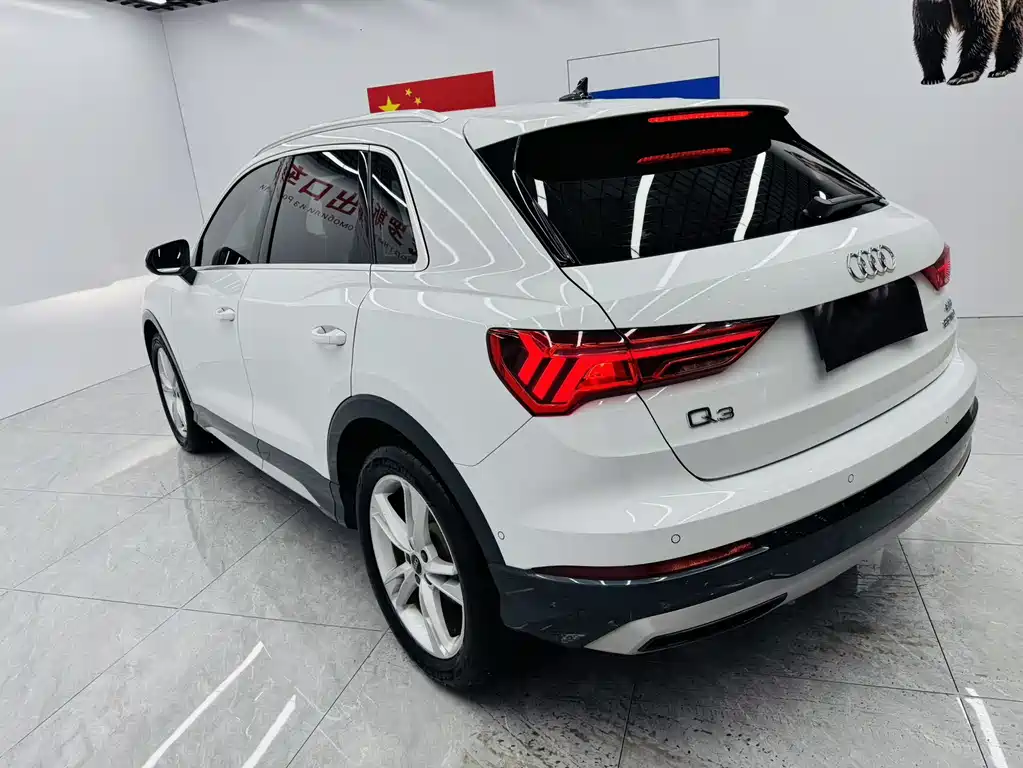 Audi Q3 2021 — фото 14