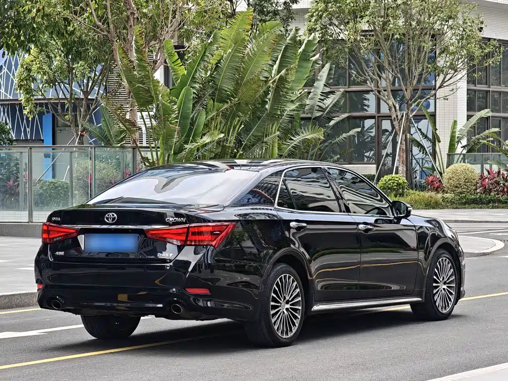 Toyota Crown 2020 — фото 13