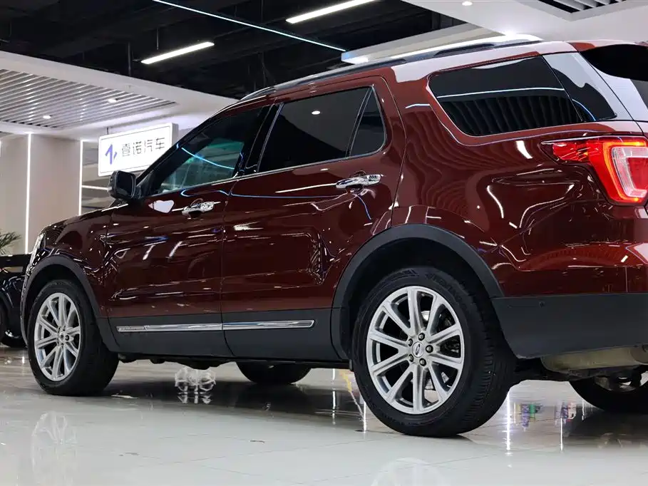 Ford Explorer 2016 — фото 12