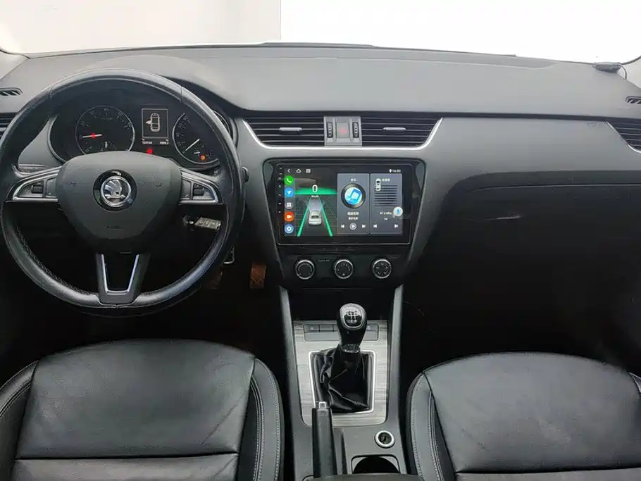 Skoda Octavia 2016 — фото 12