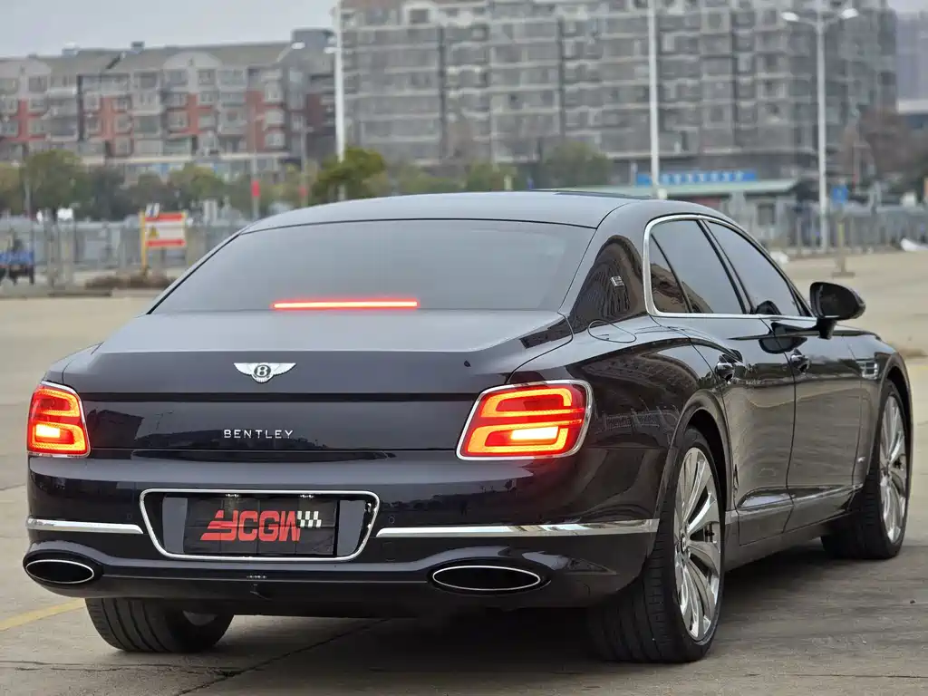 Bentley Flying Spur 2020 — фото 18