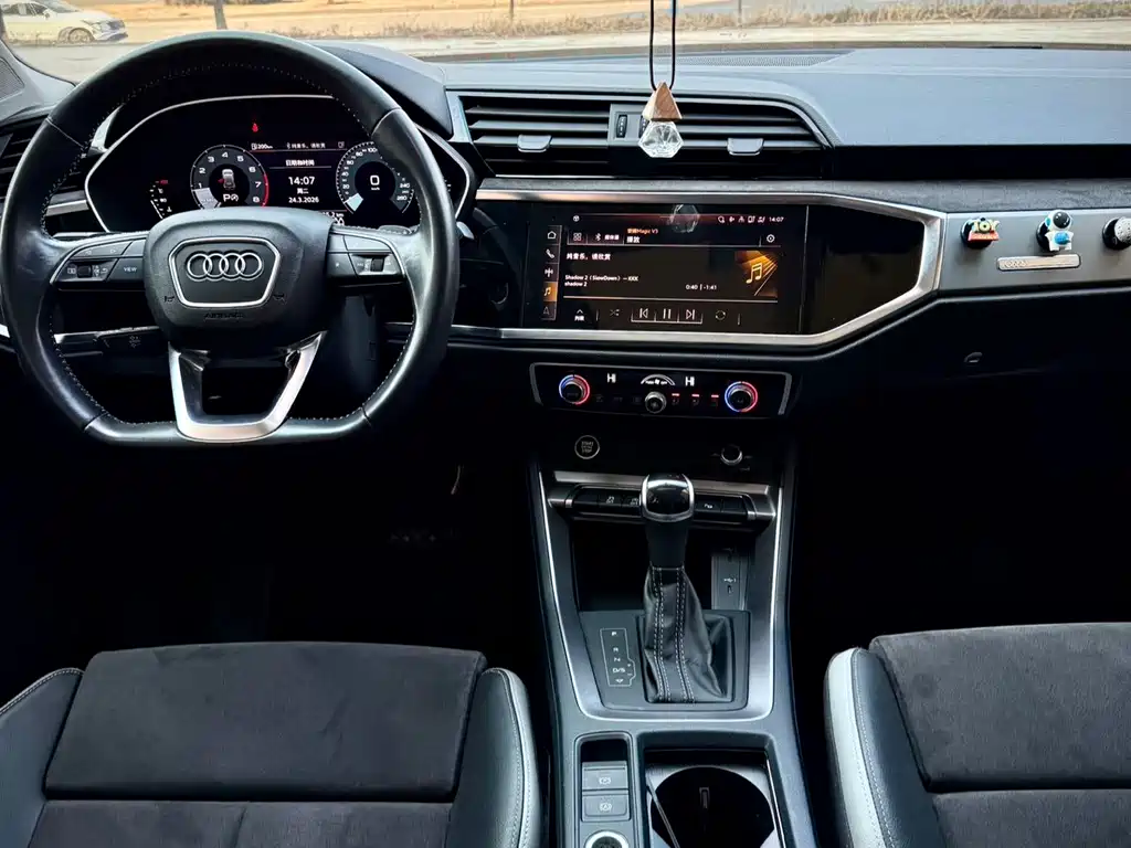 Audi Q3 2022 — фото 22