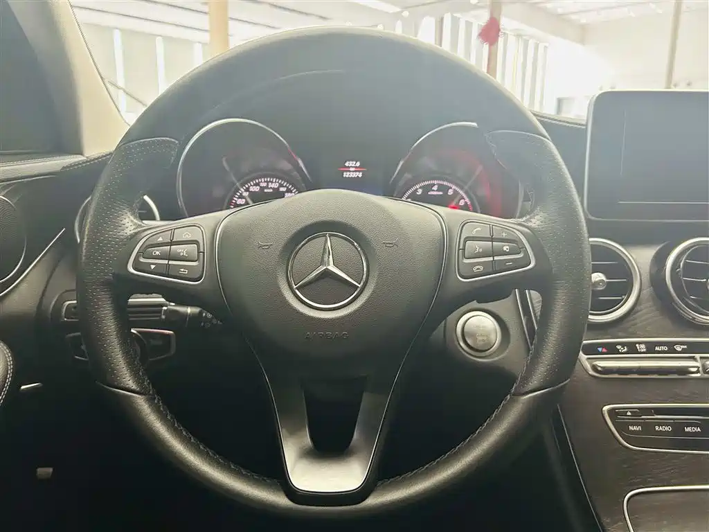 Mercedes-Benz C-Class 2018 — фото 15