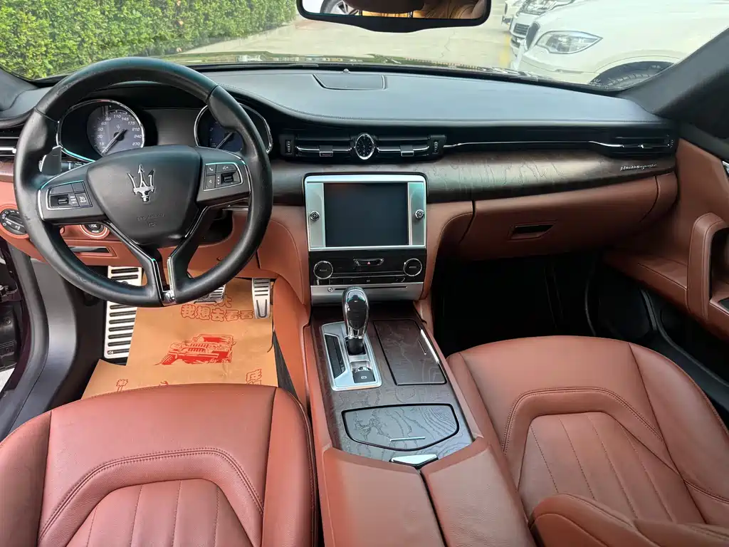 Maserati Quattroporte 2016 — фото 16